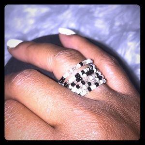 Finger Beads: Adjustable Beaded Ring Black & White